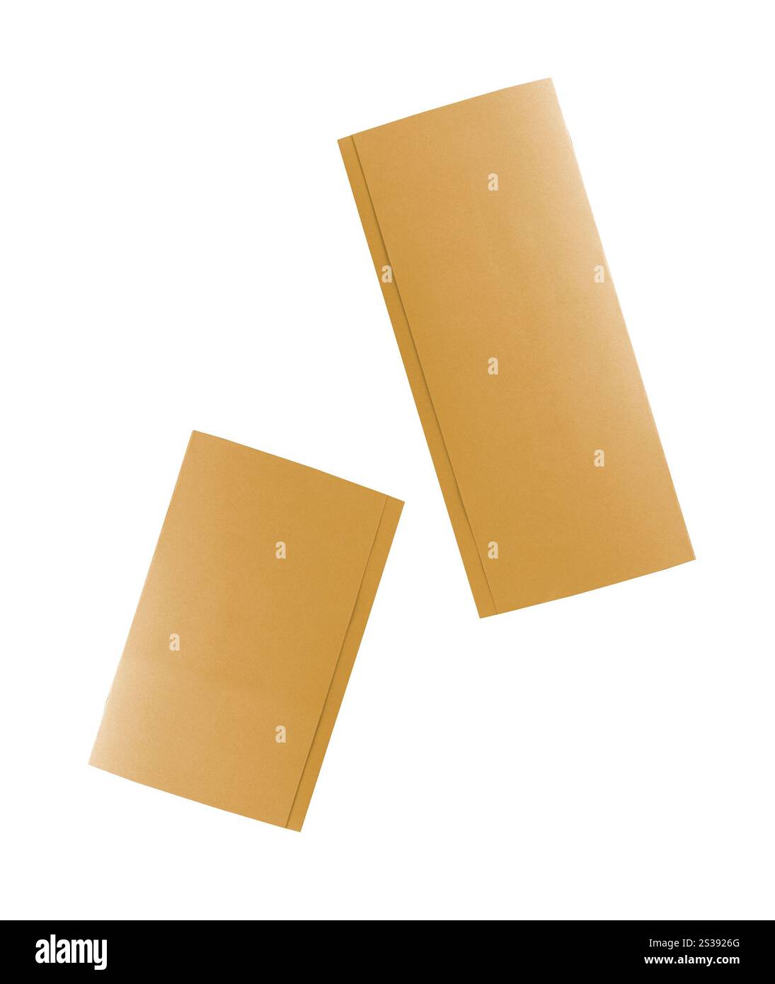 enveloppes jaunes isolées sur blanc. enveloppes jaunes Banque D'Images