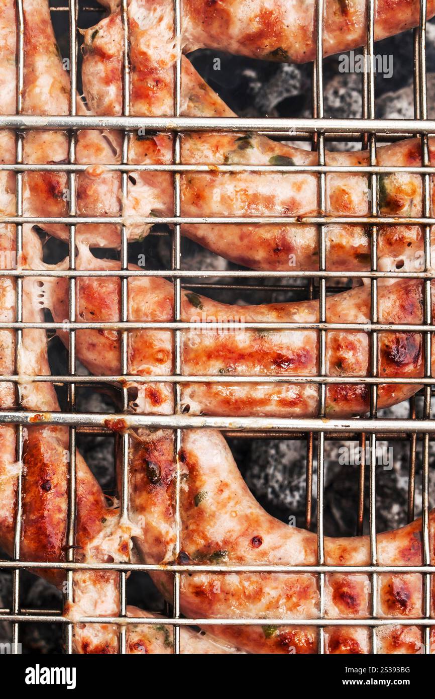 saucisse grillée sur le gril flamboyant c. saucisse grillée sur le gril flamant Banque D'Images saucisse grillée sur le gril flamboyant c. saucisse grillée sur le gril flamant Banque D'Images