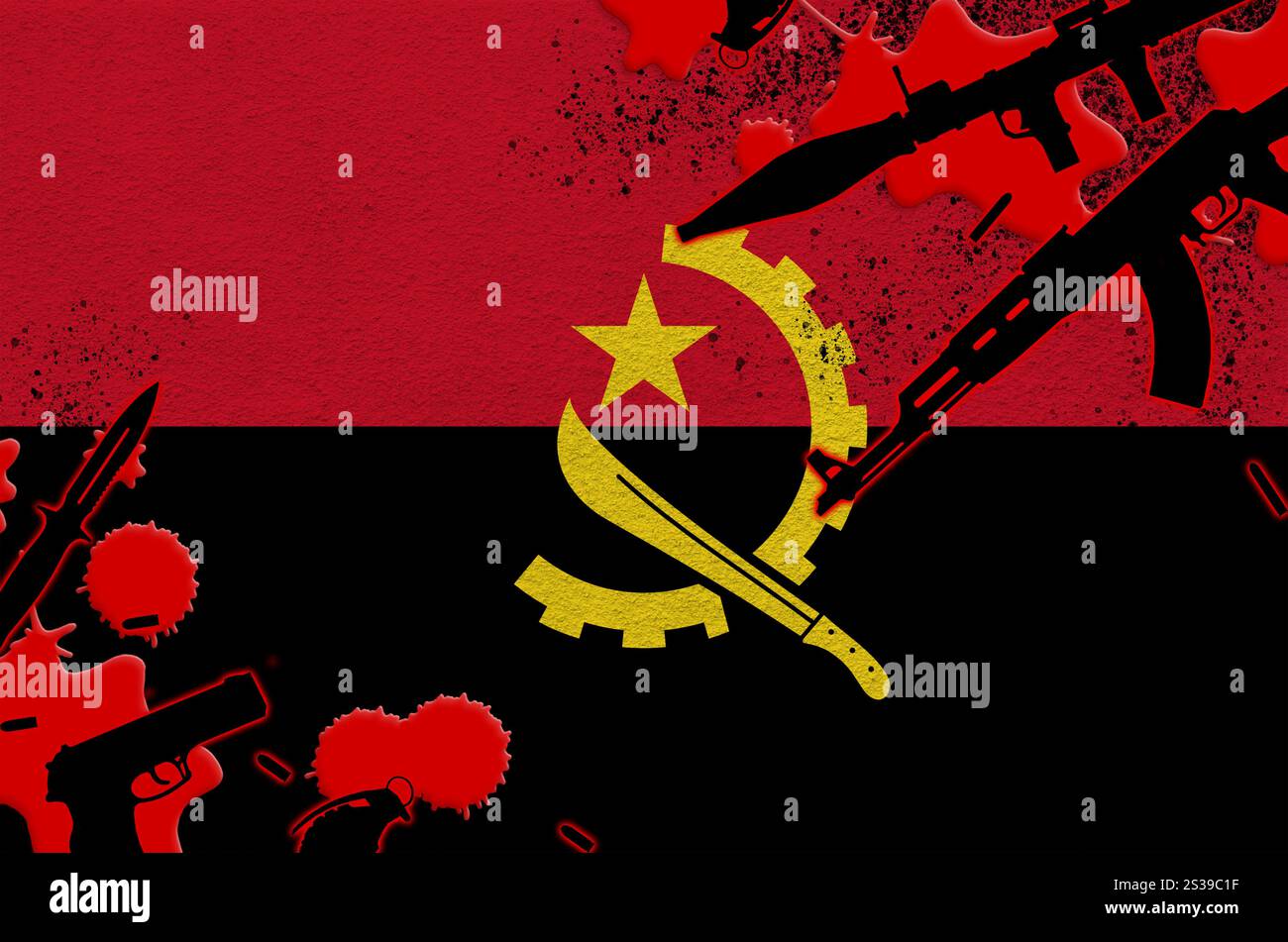 Drapeau angolais et diverses armes de sang rouge. Concept d'attaque terroriste et d'opérations militaires avec un résultat létal. Trafic d'armes à feu. Drapeau Angola et Banque D'Images