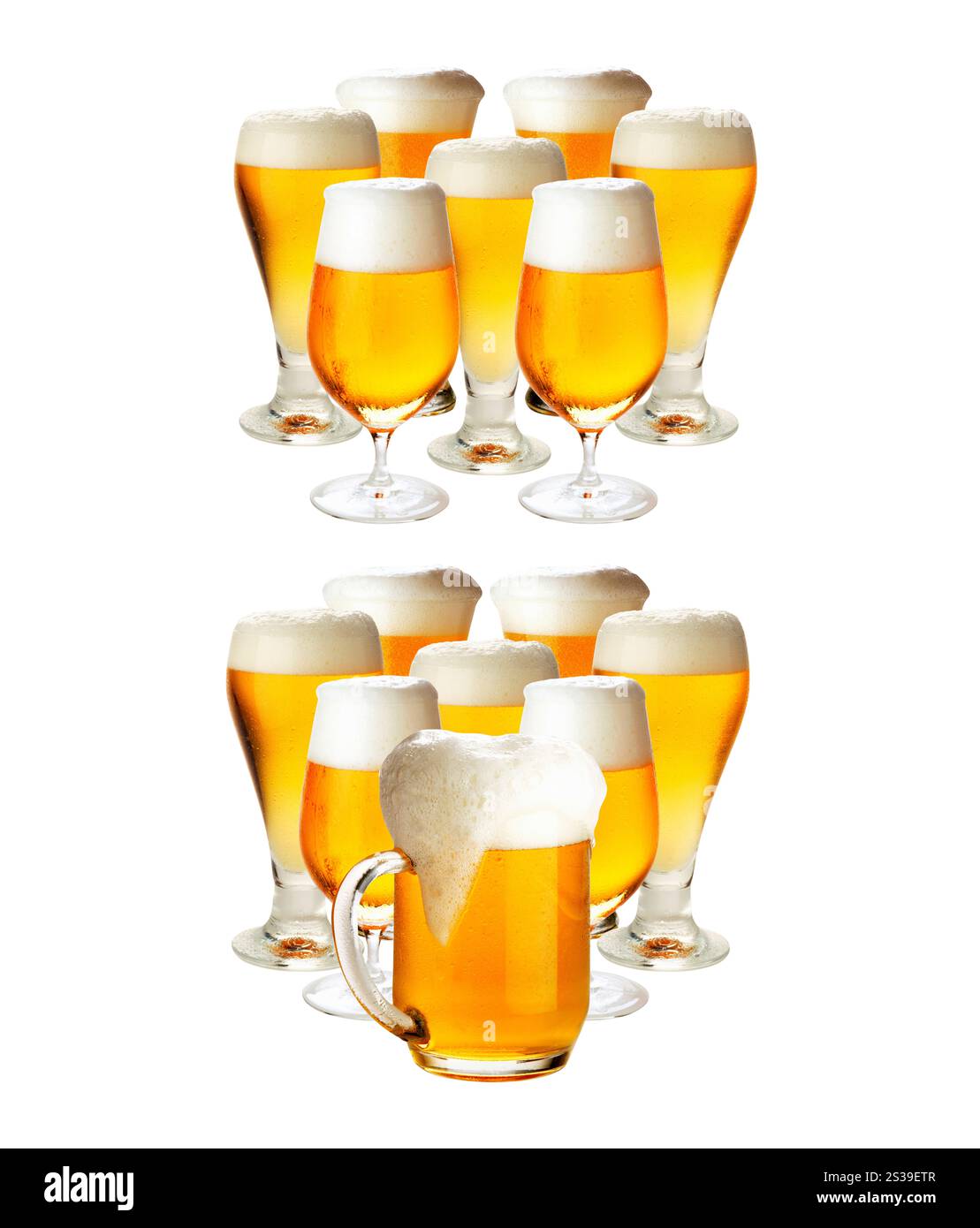 Verres de bière avec mousse - excellente qualité. Verres de bière avec mousse Banque D'Images