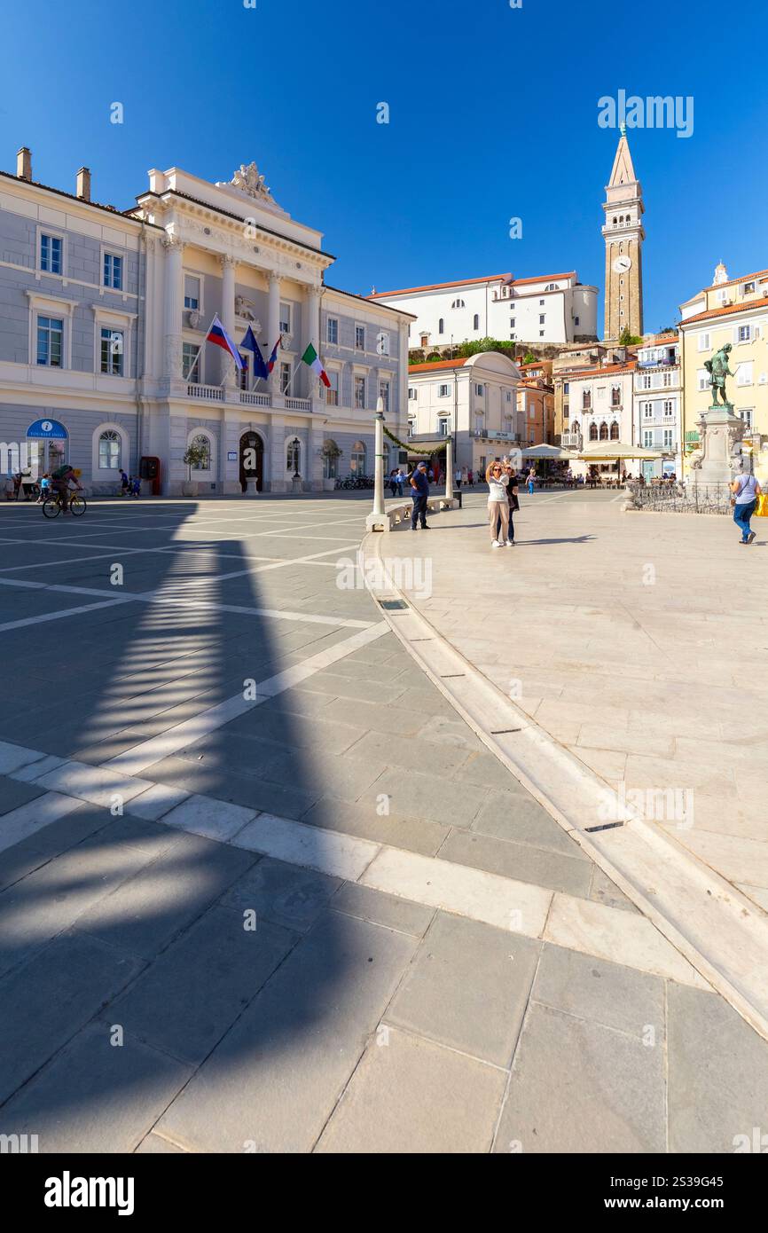 Vue sur la place Tartini par jour. Piran, Istrie, Slovénie Banque D'Images