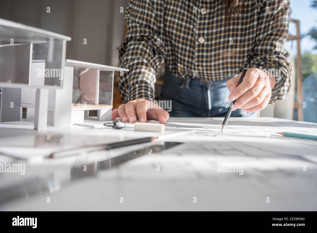 Architecture dessin sur architectural projet créatif architecture d'entreprise bâtiment construction ingénierie industrielle réalisation conception de planification Banque D'Images