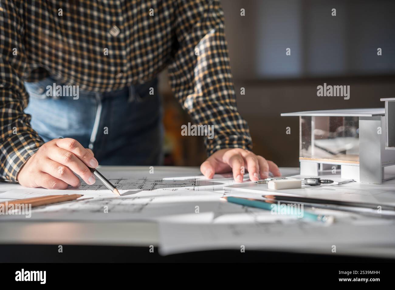 Architecture dessin sur architectural projet créatif architecture d'entreprise bâtiment construction ingénierie industrielle réalisation conception de planification Banque D'Images