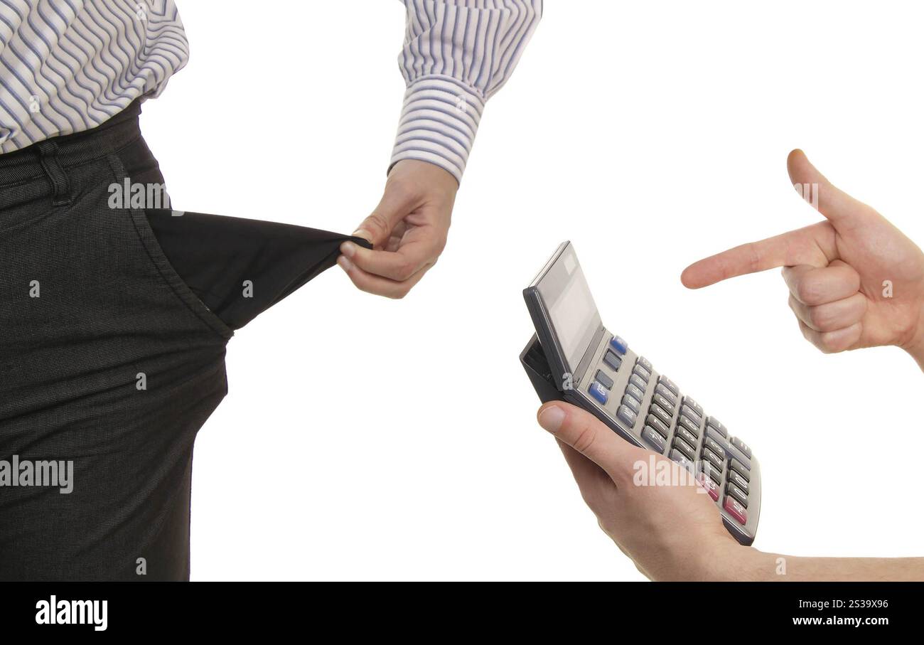 homme montrant poche vide isolé sur fond blanc. homme montrant une poche vide Banque D'Images