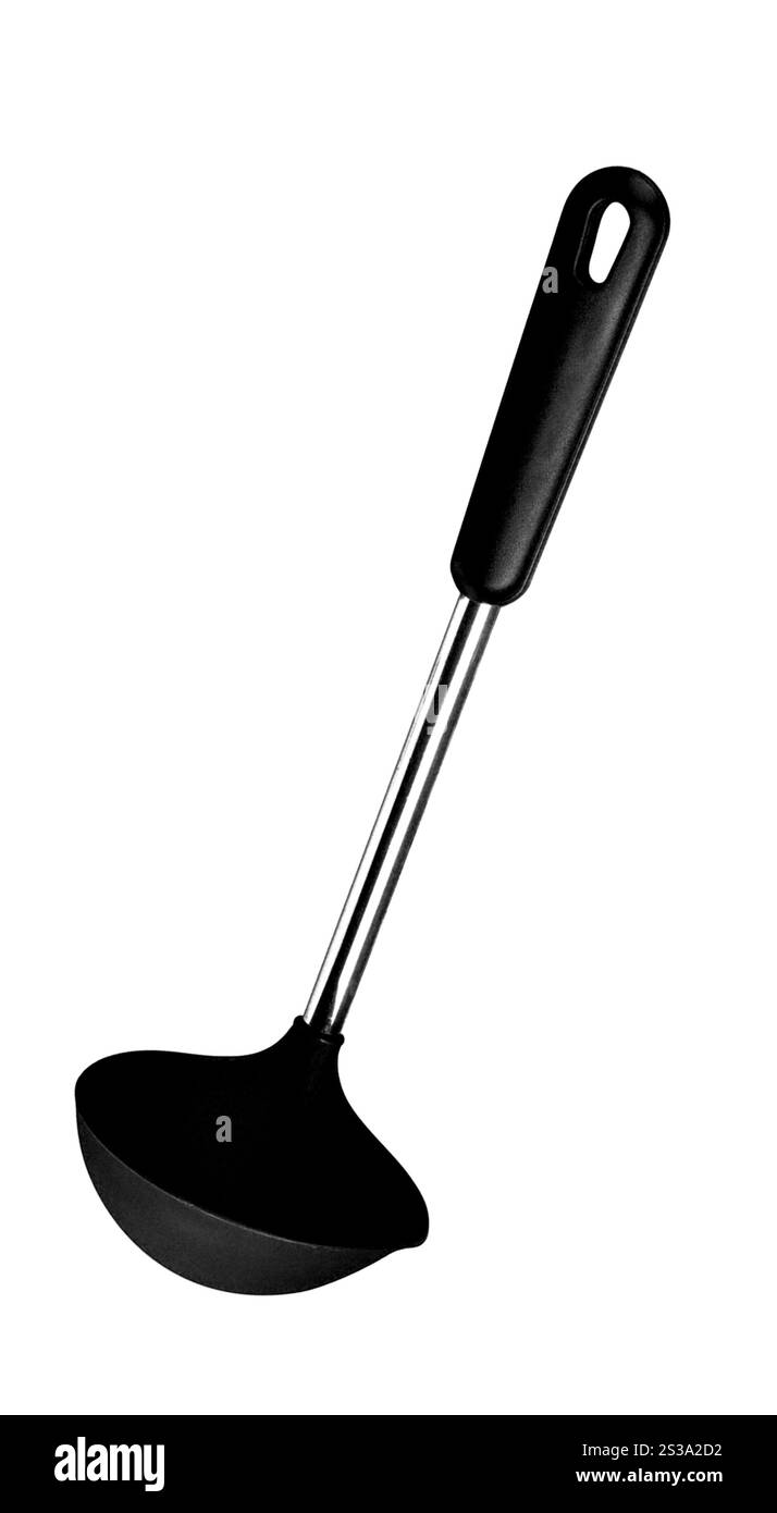 Grande cuillère de cuisine en plastique noir isolée sur blanc Banque D'Images