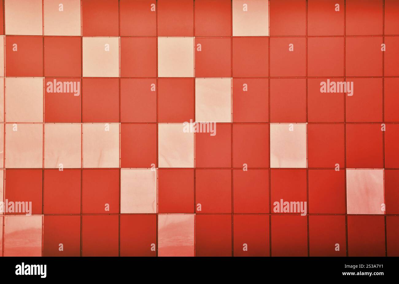 La texture du mur métallique, encadrée sous la forme de carrés colorés de deux couleurs. Conception murale moderne pour l'extérieur du résidentiel et du bureau Banque D'Images