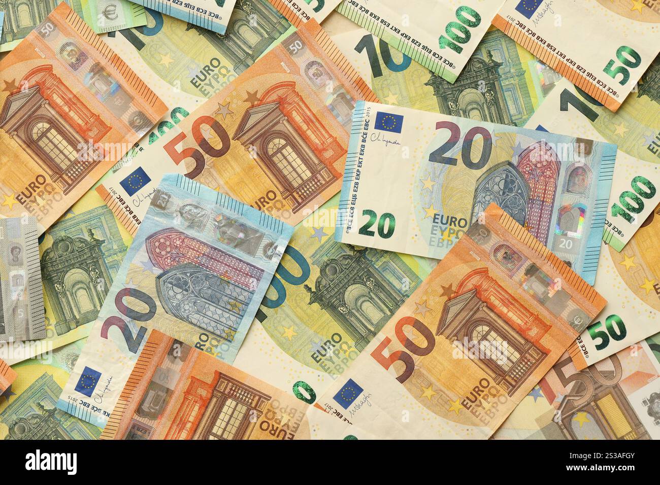 Beaucoup de billets d'argent européens en euros. Beaucoup de billets de banque de la monnaie de l'union européenne près. Beaucoup de billets d'argent européens en euros. Lot de billets de banque d'européen Banque D'Images