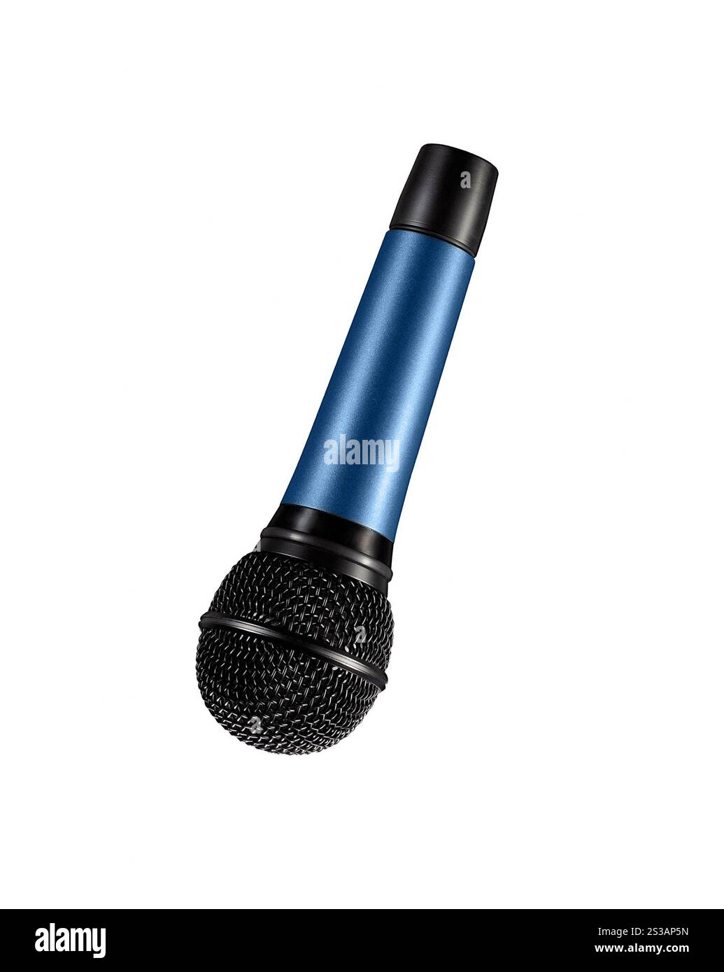microphone bleu avec fil noir isolé sur blanc. microphone bleu avec fil noir Banque D'Images