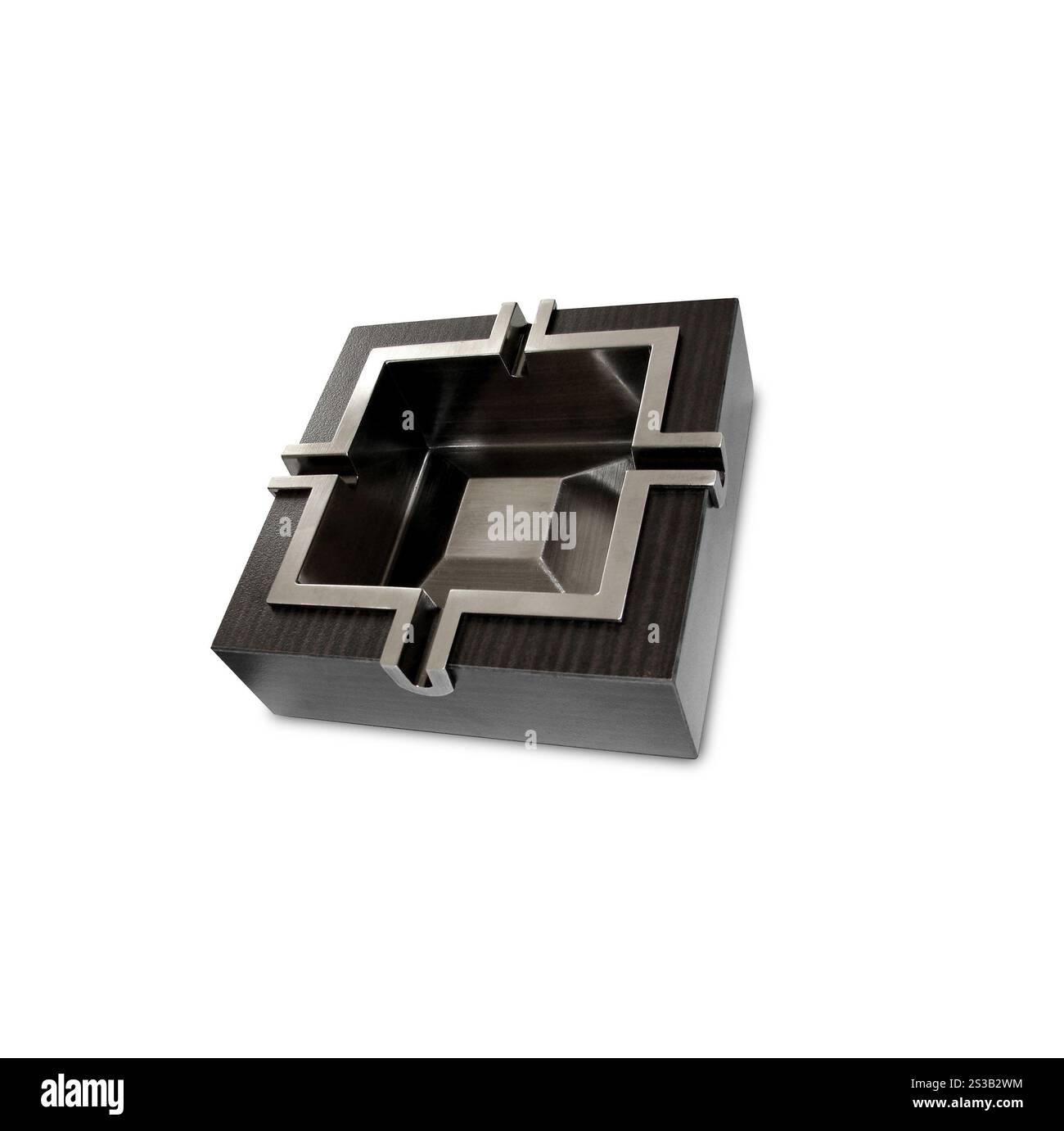 Cendrier brun isolé sur fond blanc. Cendrier brun isolé Banque D'Images