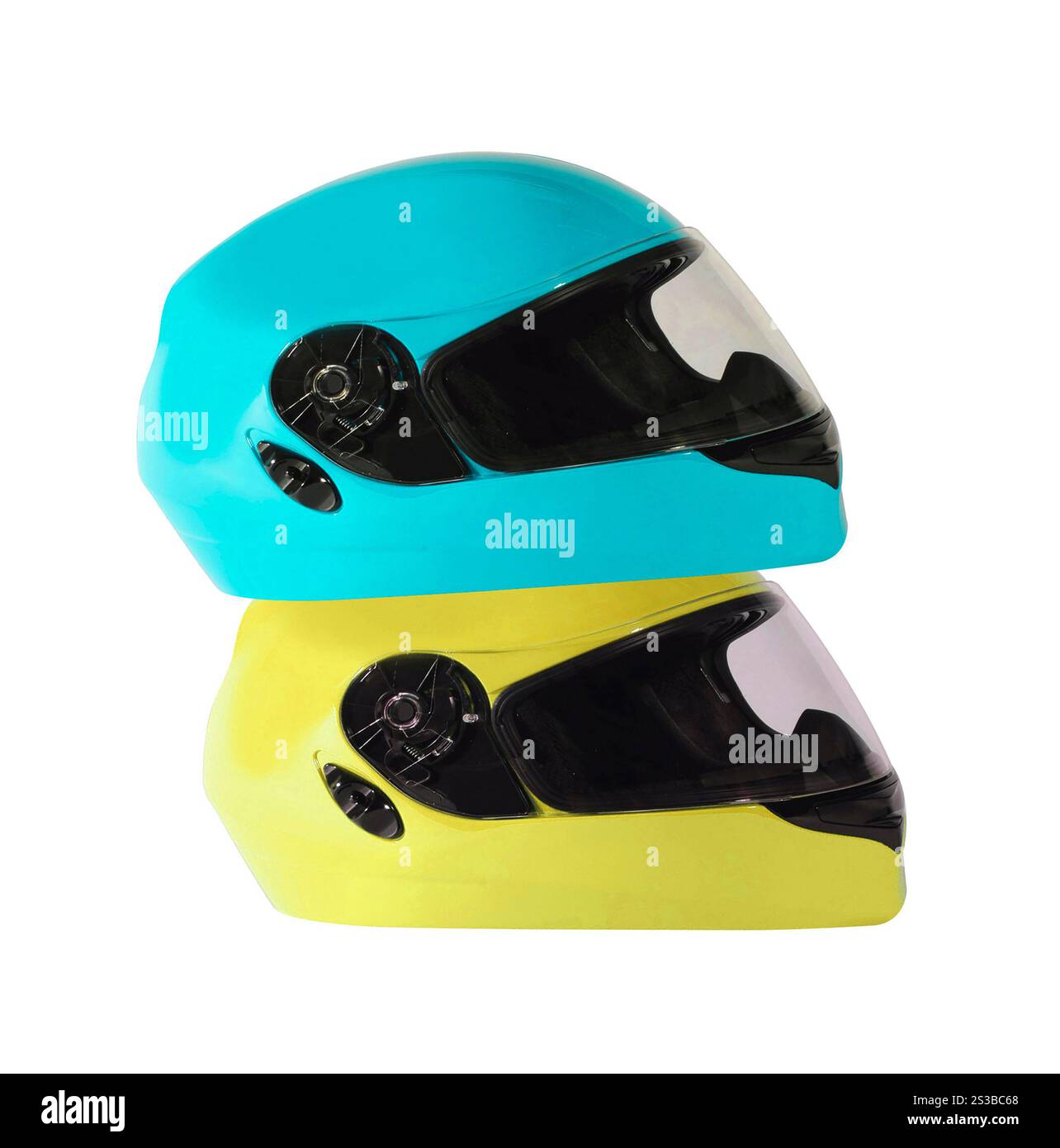 Casques de vélo bleus et jaunes isolés. Casques de vélo bleus et verts isolés Banque D'Images