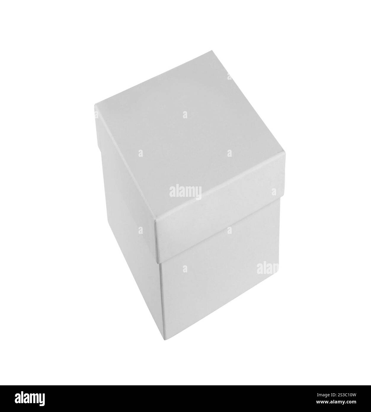 Boîte en carton isolée sur fond blanc. Boîte en carton isolée sur un blanc Banque D'Images