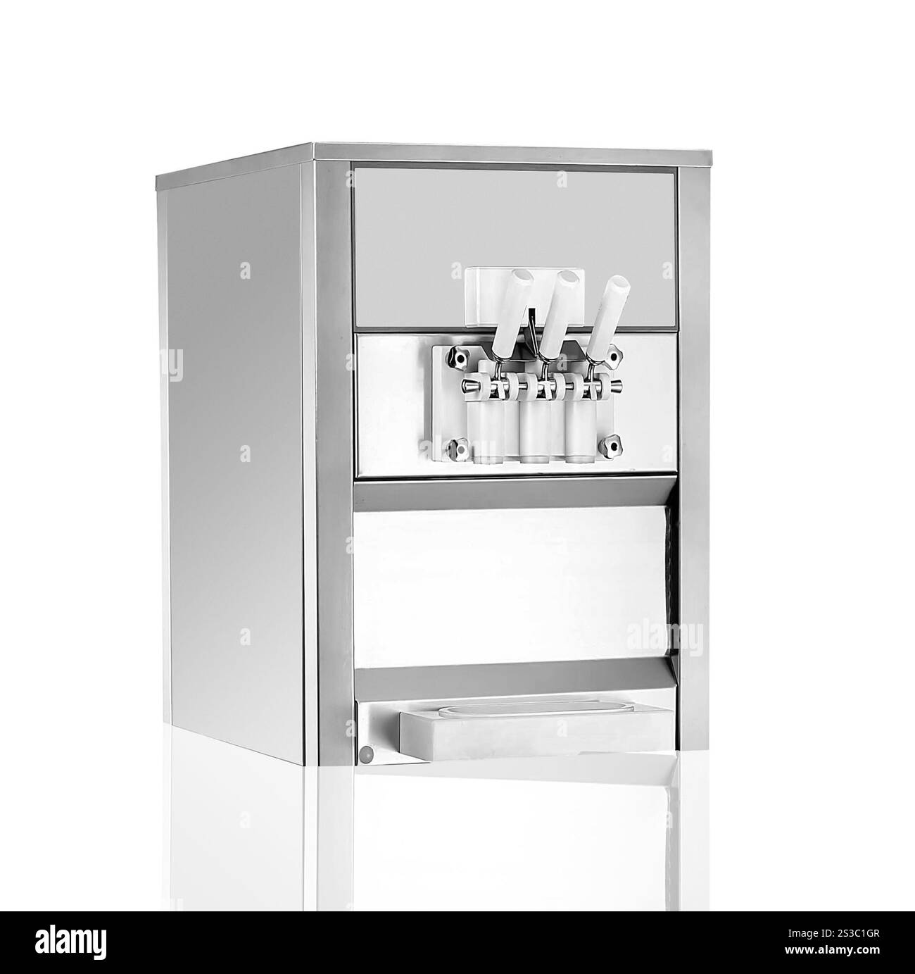 machine à crème glacée isolée sur fond blanc. machine à crème glacée isolée Banque D'Images