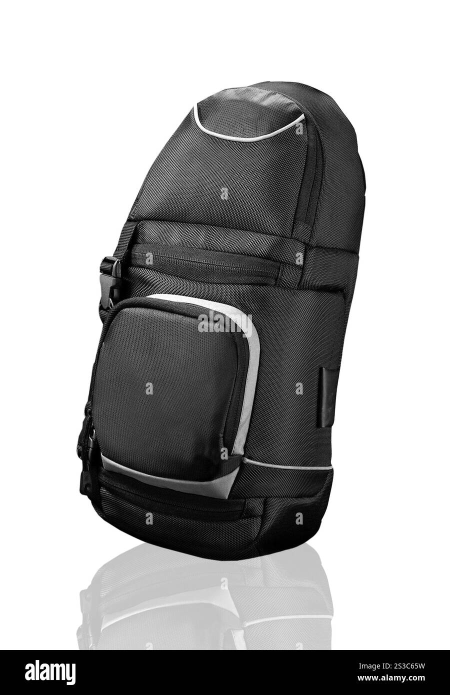 Sac à dos noir isolé sur fond blanc. Sac à dos noir isolé Banque D'Images