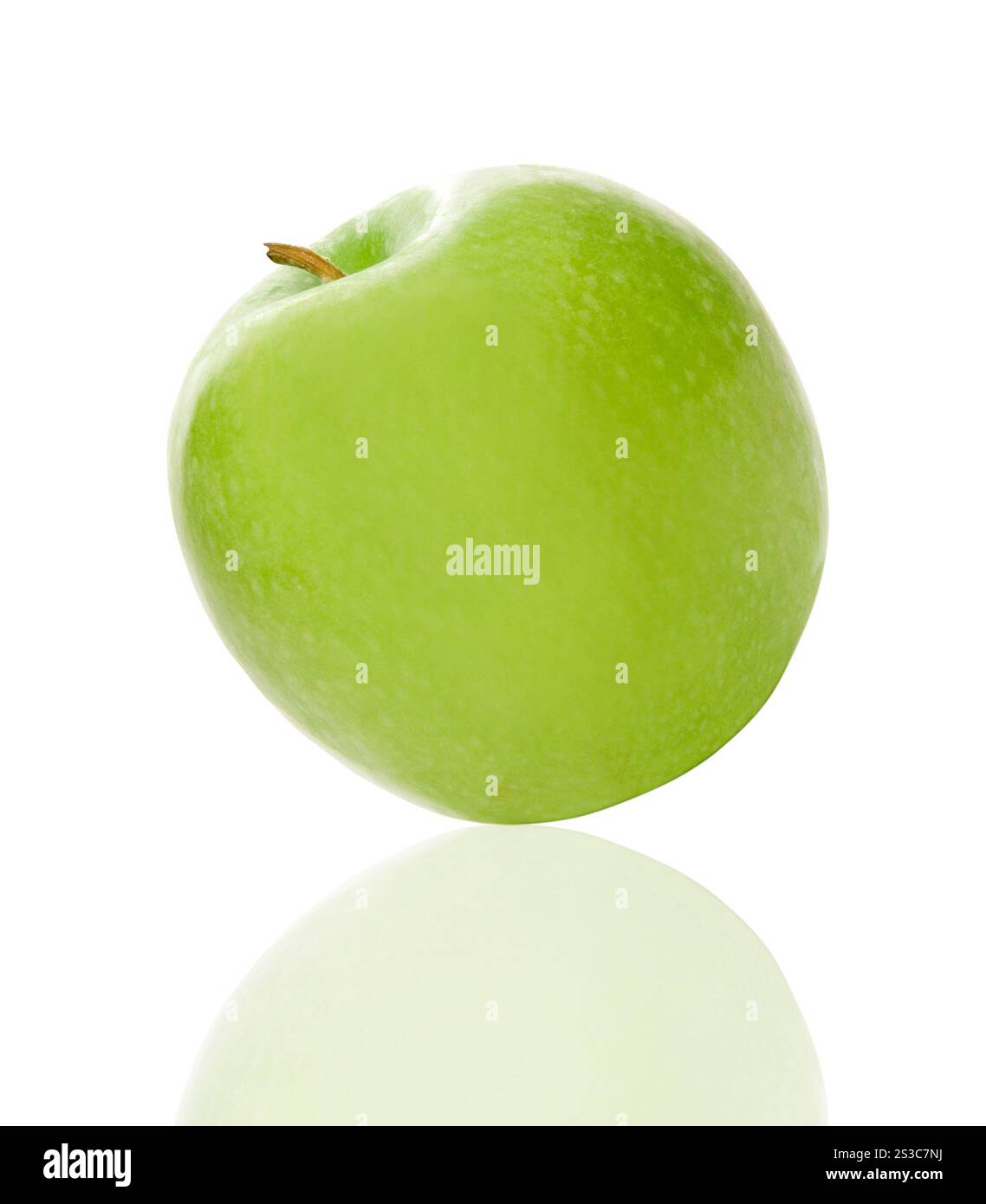 Pomme verte isolée sur fond blanc. Pomme verte isolée Banque D'Images
