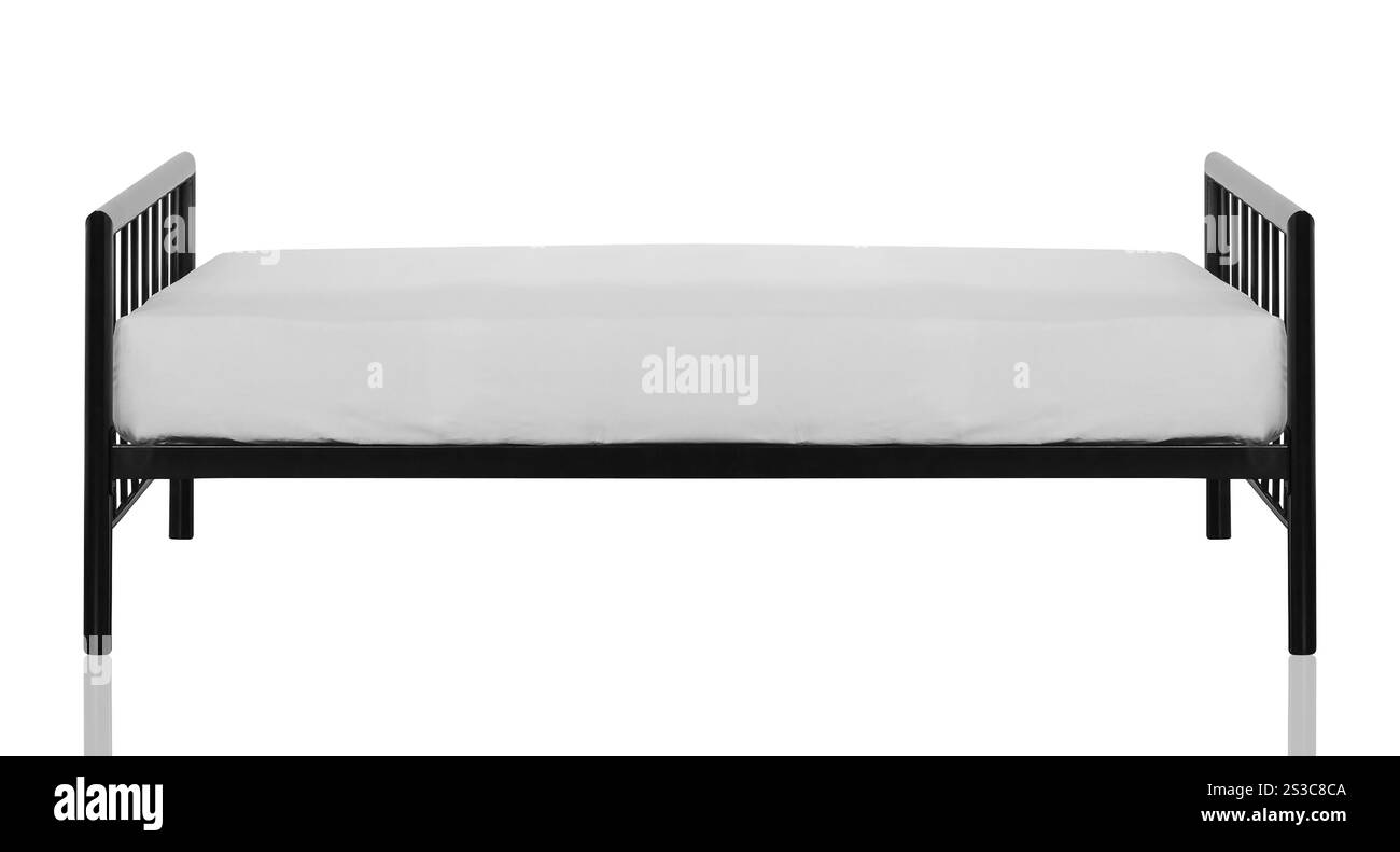 Lit blanc isolated on white Banque D'Images
