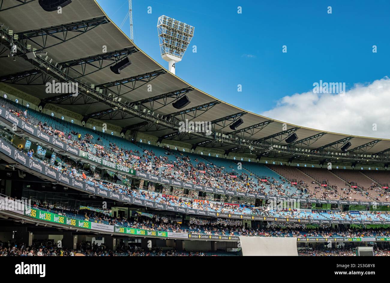 Foule dans les tribunes pour le match test de cricket du lendemain de Noël au Melbourne Cricket Ground (MCG) Banque D'Images