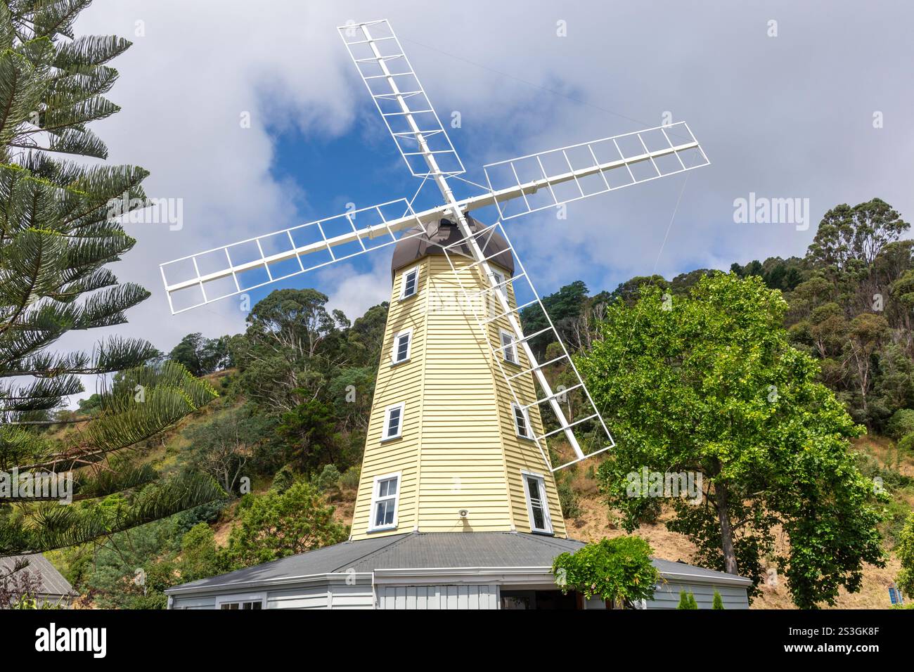 Entrée du moulin à vent au Founders Heritage Park, Founders Park, Atawhai Drive, Nelson City (Whakatū), Nelson Region, île du Sud, Nouvelle-Zélande Banque D'Images