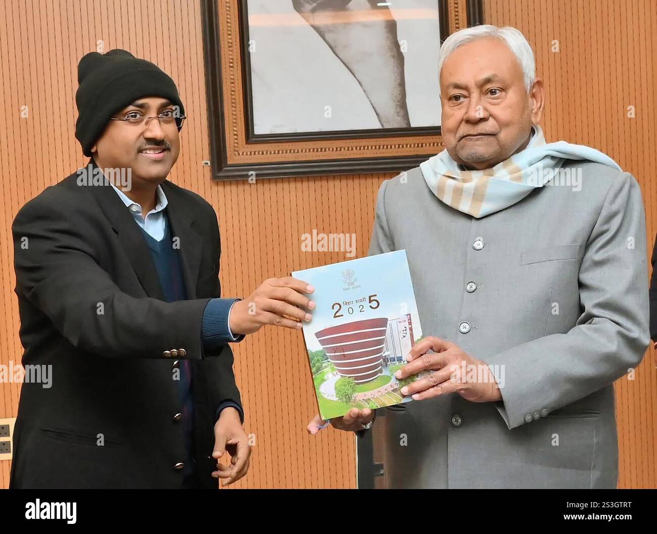 Patna, Inde. 09 janvier 2025. PATNA, INDE - 9 JANVIER : le ministre en chef du Bihar Nitish Kumar publie le Bihar Diary 2025 à 1, Anne Marg ion le 9 janvier 2025 à Patna, Inde. (Photo de Santosh Kumar/Hindustan Times/Sipa USA ) crédit : Sipa US/Alamy Live News Banque D'Images