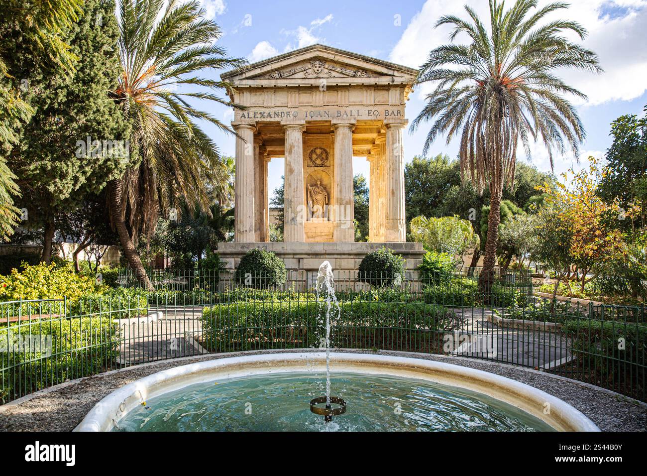 Lower Barrakka Gardens : le Monument à Sir Alexander Ball Banque D'Images