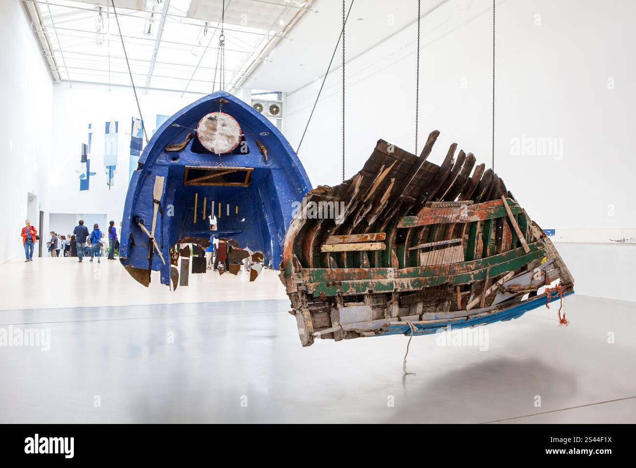 Restes de bateaux en bois de Lesbos (Grèce), instruments sonores, l'installation sonore Fluchtzieleuropahavarieschallkörper de l'artiste visuel Guillermo Banque D'Images