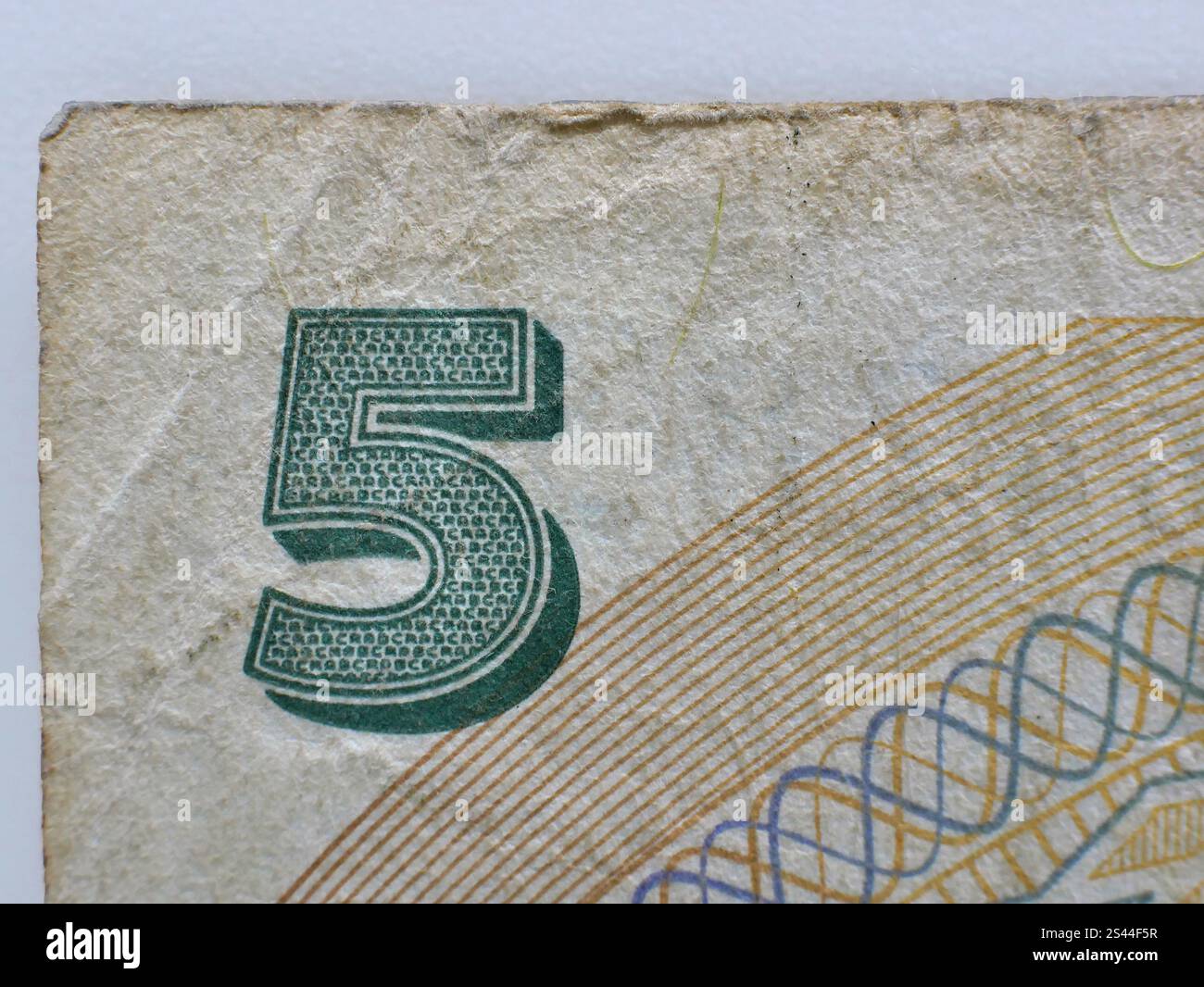 Monnaie nationale Argentine - billet de papier de 5 cinco pesos gros plan macro. Banque D'Images