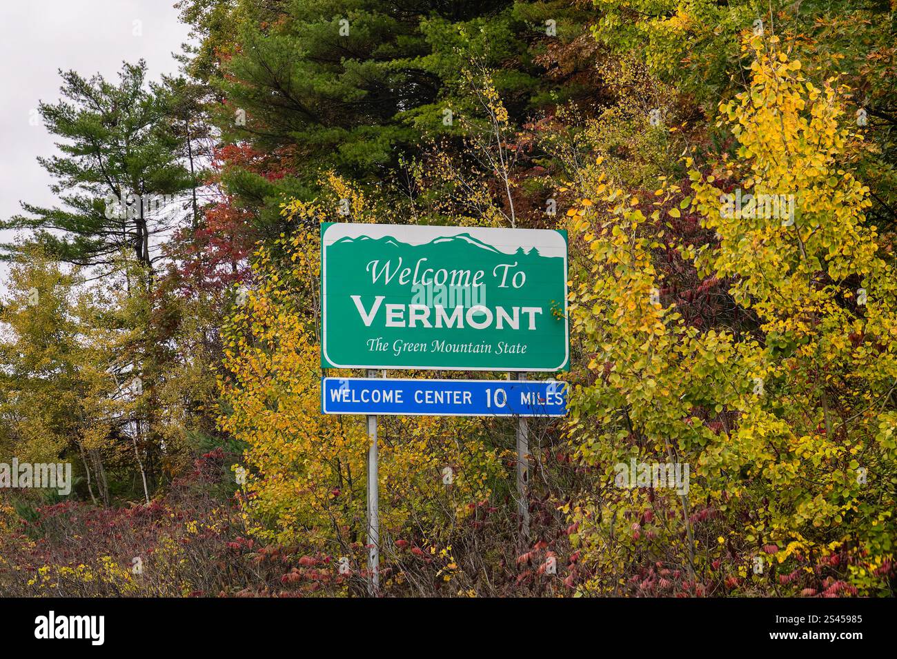 Panneau d'autoroute pour Welcome to Vermont, The Green Mountain State et Welcome Center Banque D'Images