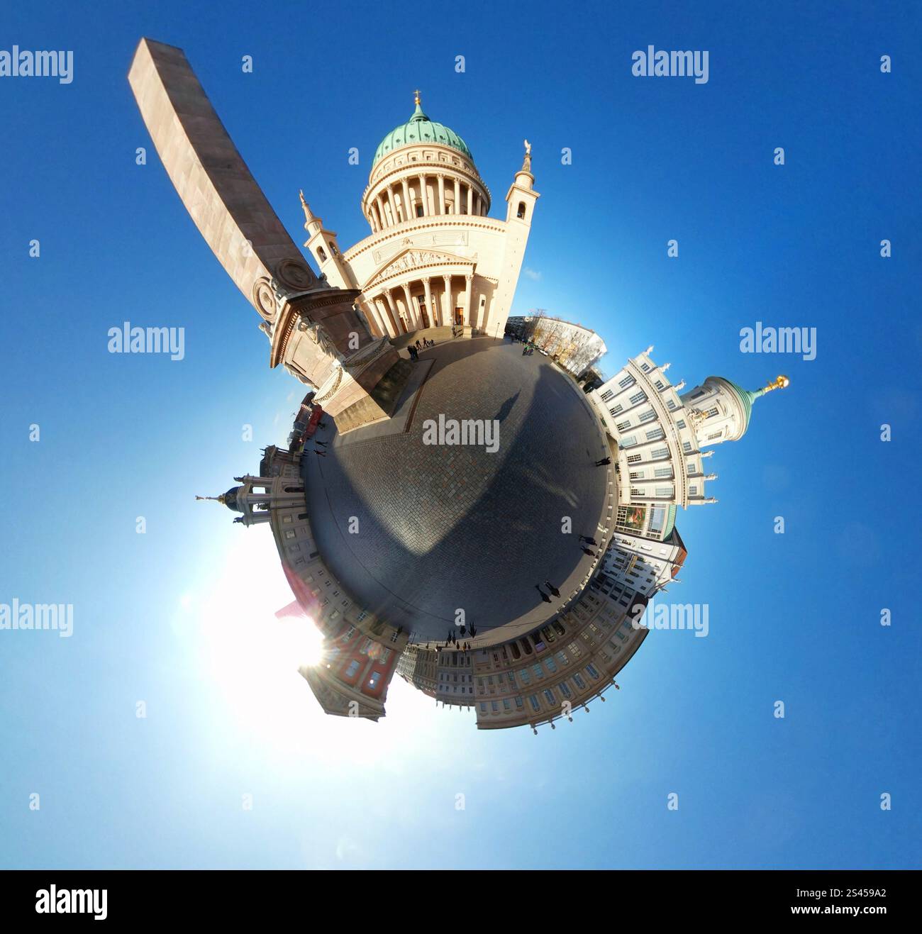 Panorama complet: Sankt Nikolaikirche, Alter Markt, Musée Barberini, Fortunaportal, Potsdam (nur fuer redaktionelle Verwendung. Keine Werbung. Réf Banque D'Images