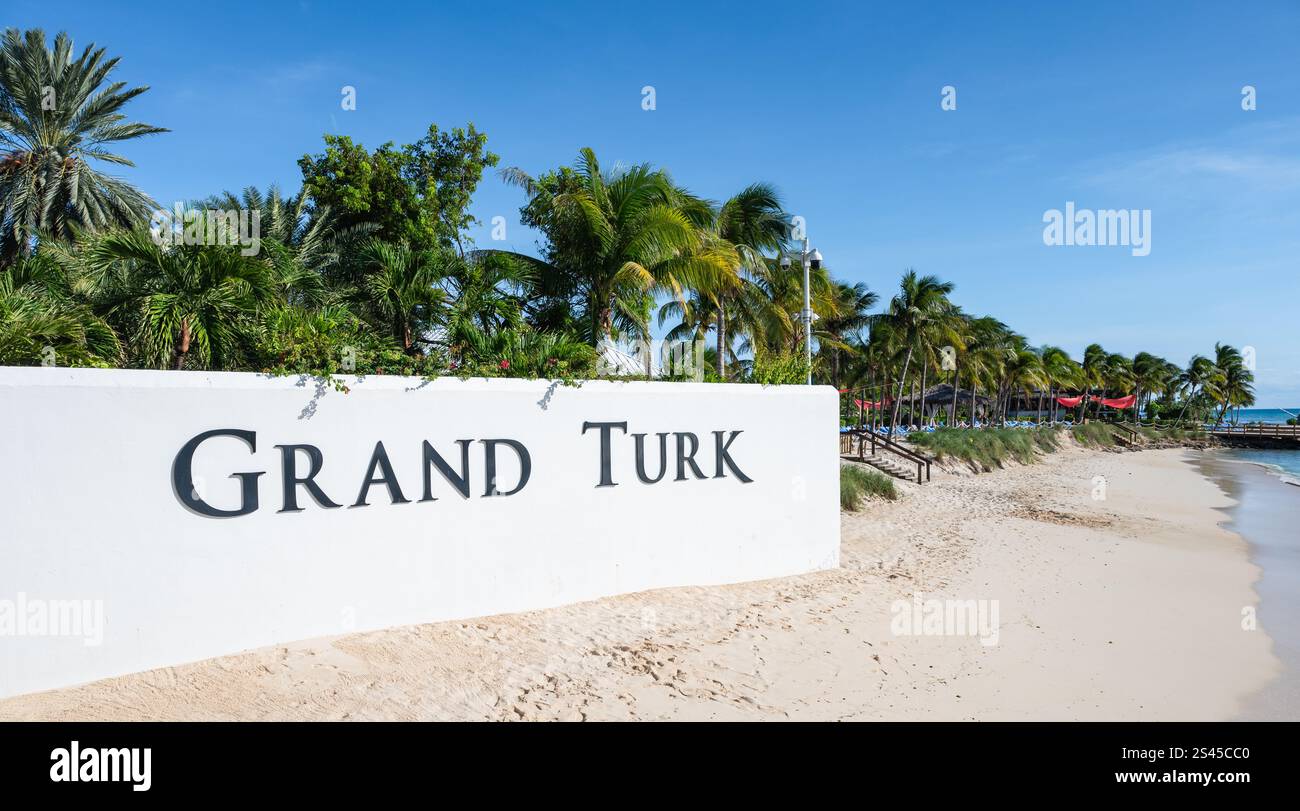 Grand Turk Welcome Sign sur la plage, Turks and Caicos Banque D'Images