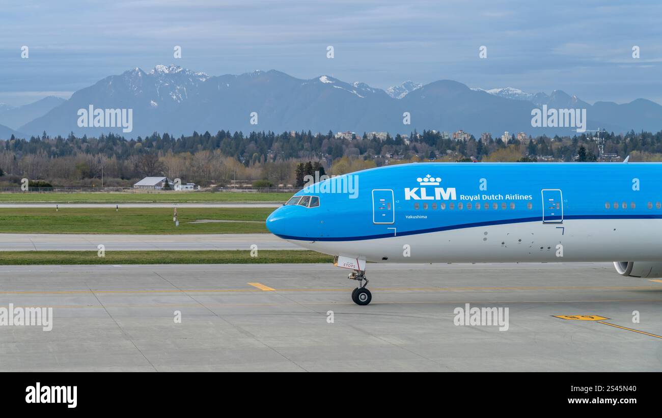 Un avion de KLM Royal Dutch Airlines à l'aéroport international de Vancouver, Colombie-Britannique, Canada. Banque D'Images