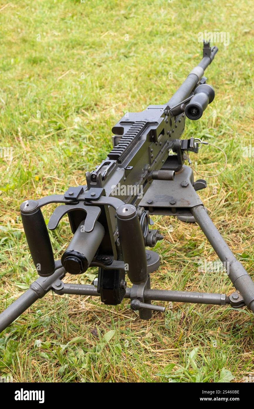 Mitrailleuse FN 7,62 mm de fabrication belge sur trépied Banque D'Images