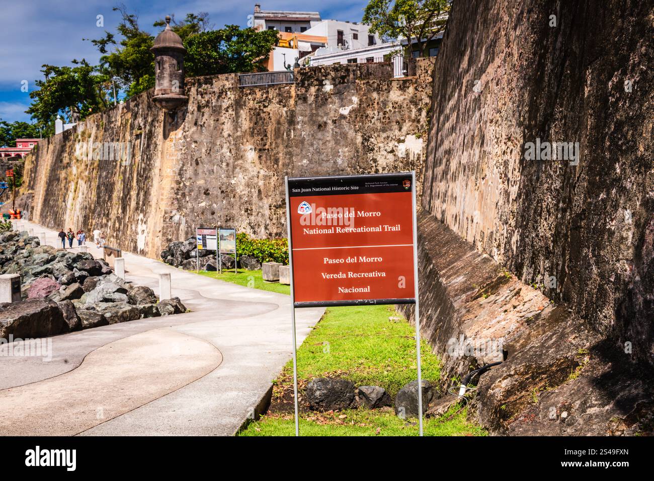 San Juan, Porto Rico - 25 février 2018 : Paseo del Morro National Recreational Trail Sign, Banque D'Images