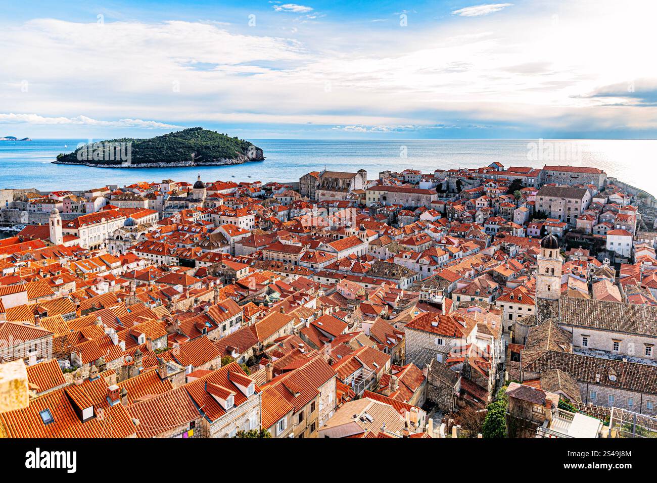 Vue panoramique sur Dubrovnik et l'île de Lokrum Banque D'Images