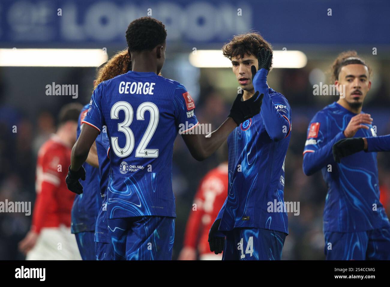 LONDRES, Royaume-Uni - 11 janvier 2025 : Joao Felix de Chelsea célèbre avoir marqué le cinquième but de son équipe lors du match du troisième tour de la FA Cup entre Chelsea FC et Morecambe FC à Stamford Bridge (crédit : Craig Mercer/ Alamy Live News) Banque D'Images LONDRES, Royaume-Uni - 11 janvier 2025 : Joao Felix de Chelsea célèbre avoir marqué le cinquième but de son équipe lors du match du troisième tour de la FA Cup entre Chelsea FC et Morecambe FC à Stamford Bridge (crédit : Craig Mercer/ Alamy Live News) Banque D'Images