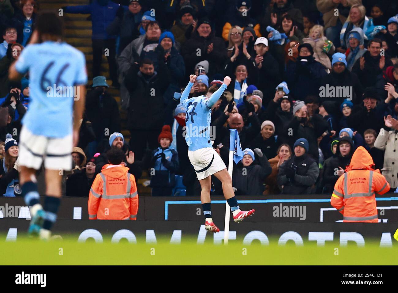 Manchester, Royaume-Uni. 11 janvier 2025. James McAtee de Manchester City célèbre son but en 5-0 lors du match de 3e tour Manchester City FC vs Salford City FC Emirates FA Cup au stade Etihad, Manchester, Angleterre, Royaume-Uni le 11 janvier 2025 crédit : Ryan Crockett/Every second Media crédit : Every second Media/Alamy Live News Banque D'Images