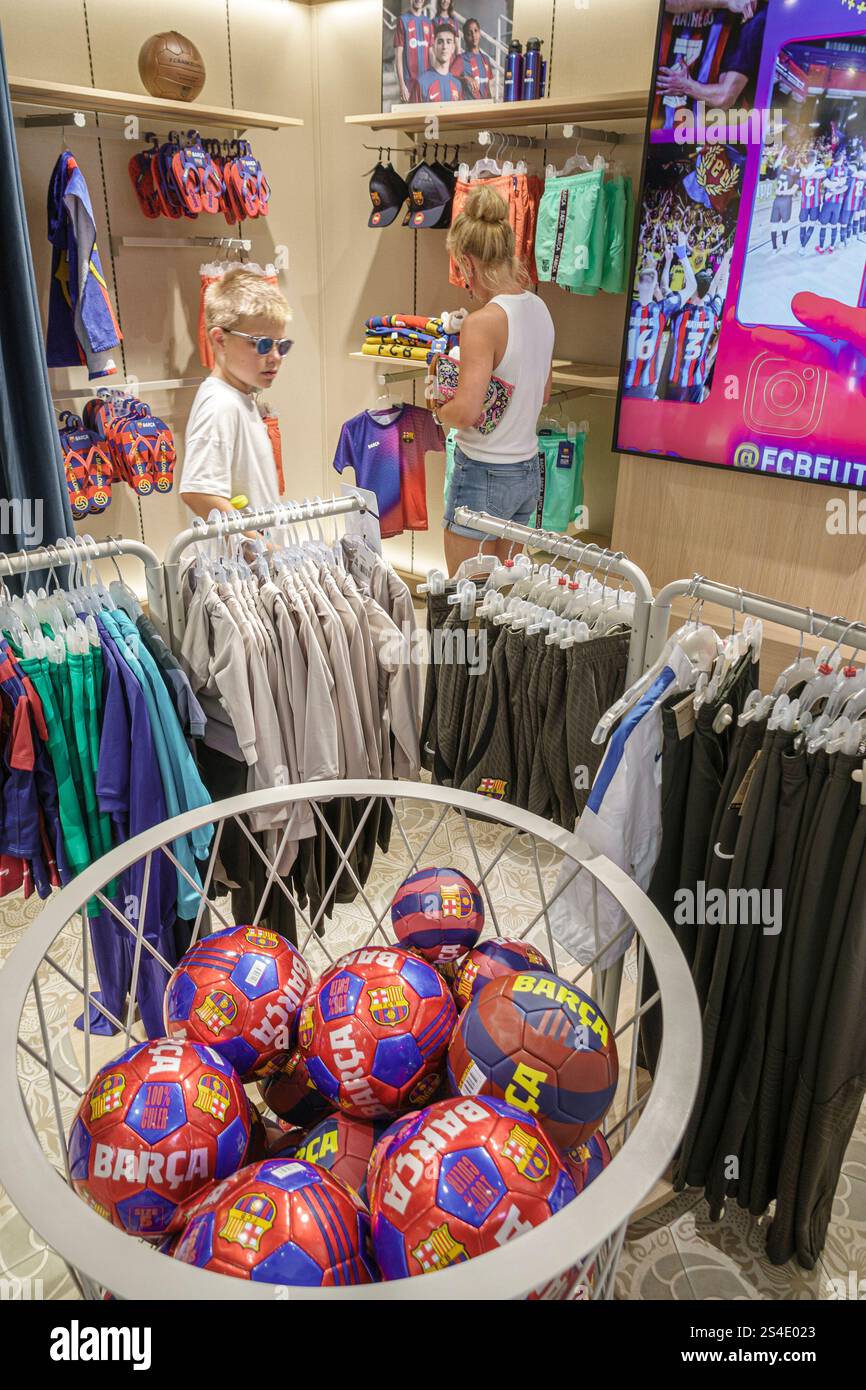 Palma de Majorque Îles Baléares Espagne, vieille ville, près de Carrer de Sant Domingo, intérieur shopping, magasin FC Barcelone, marchandises Barca, officiel p Banque D'Images