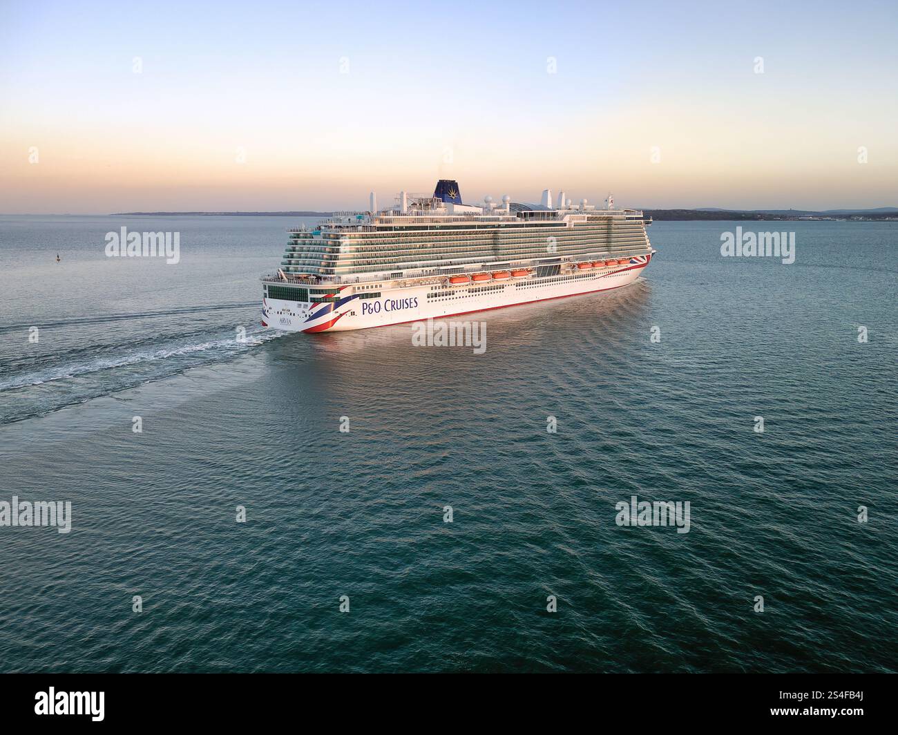 Arvia est un bateau de croisière Excel alimenté par du GNL, exploité par P&O Cruises, qui fait partie de Carnival Corporation. Banque D'Images