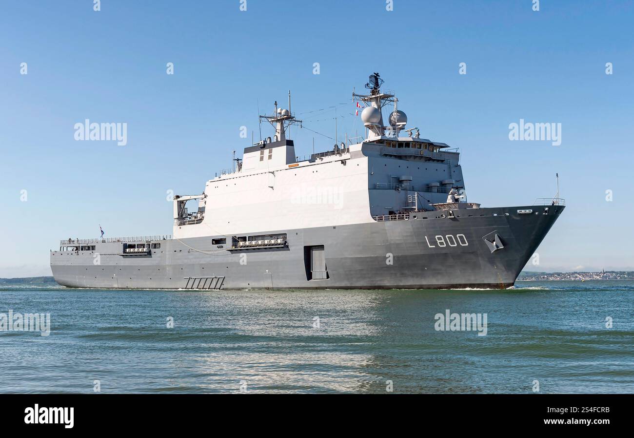 Le HNLMS Rotterdam (L800) est un quai de plate-forme d'atterrissage amphibie (LPD) exploité par la marine royale néerlandaise en mai 2016 Banque D'Images