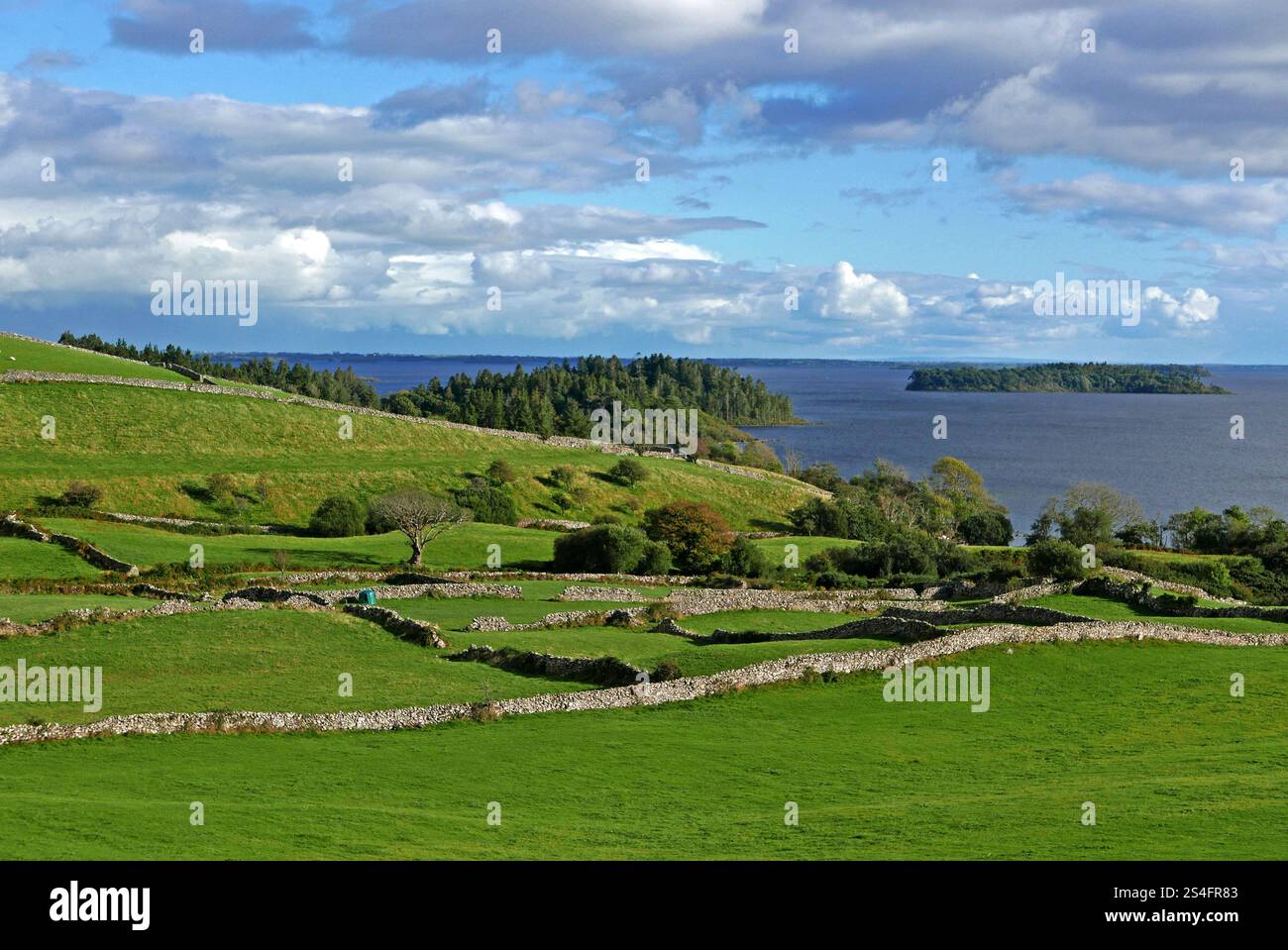 Lough Corrib près de Cong, comté de Mayo, province du Connacht, République d'Irlande, Europe Banque D'Images