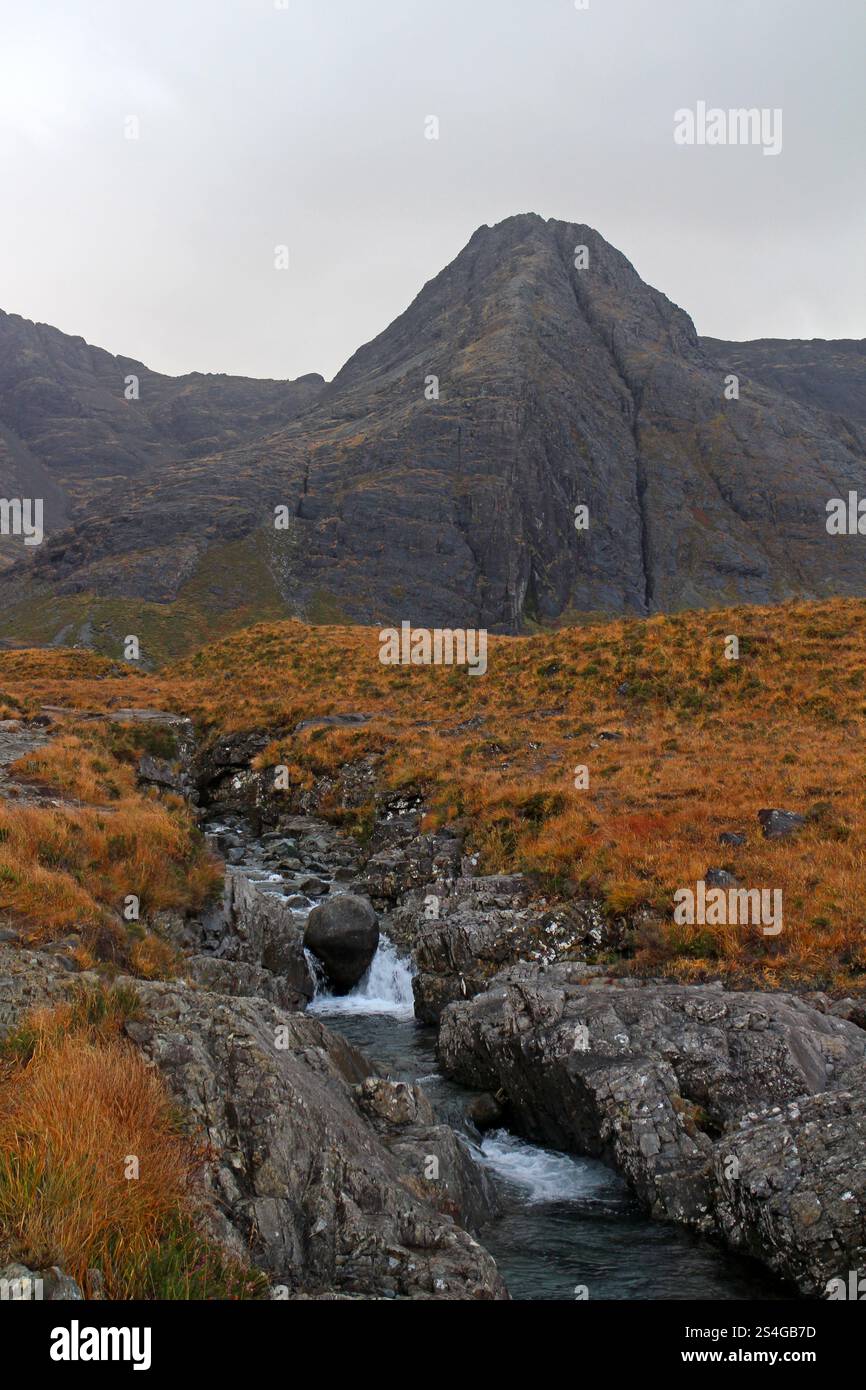 Piscines de fées et montagnes Cuillin, île de Skye Banque D'Images