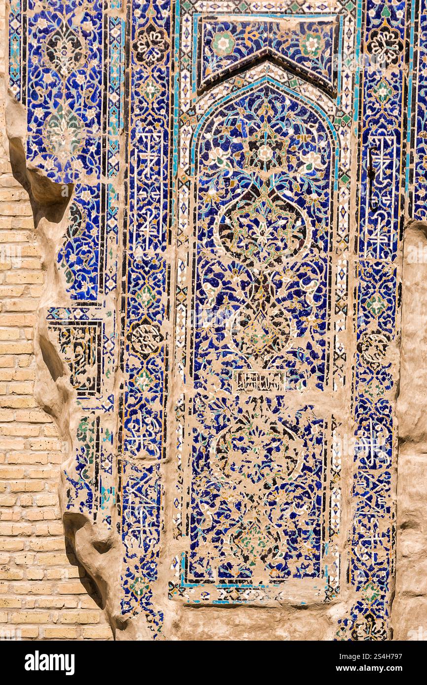 Détail mosaïque des ruines du palais Ak-Saray à Shahrisabz dans la province de Samarcande Banque D'Images