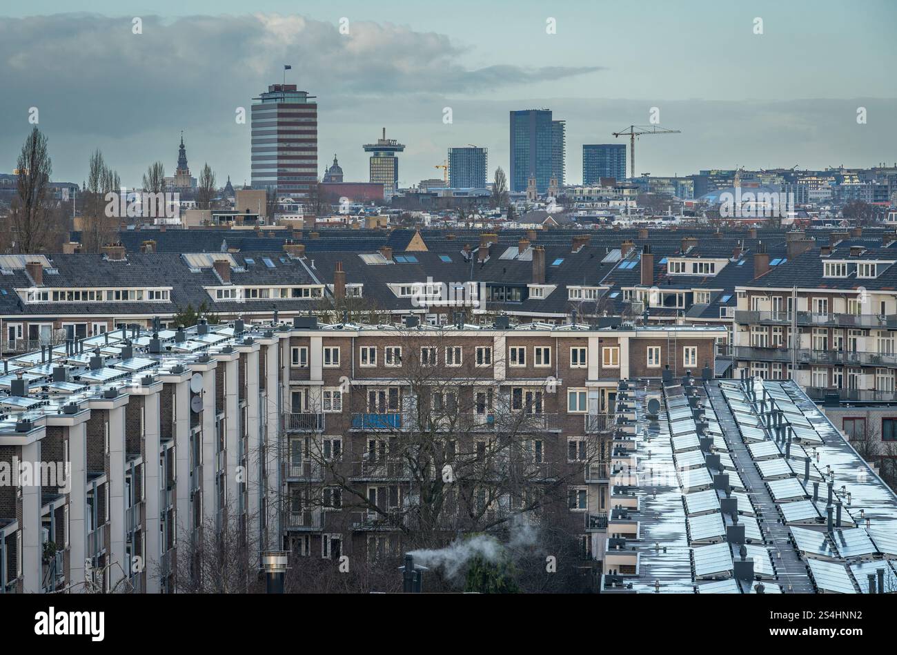 Horizon du centre d'Amsterdam, vue sur le toit depuis le quartier de Rivierenbuurt Banque D'Images