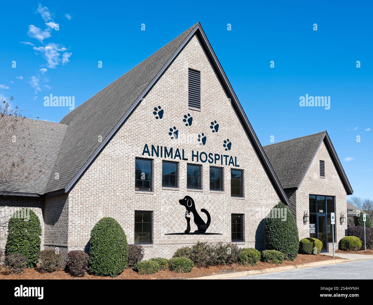 Entrée extérieure principale d'une clinique vétérinaire ou d'un hôpital pour animaux à Montgomery Alabama, États-Unis. Banque D'Images