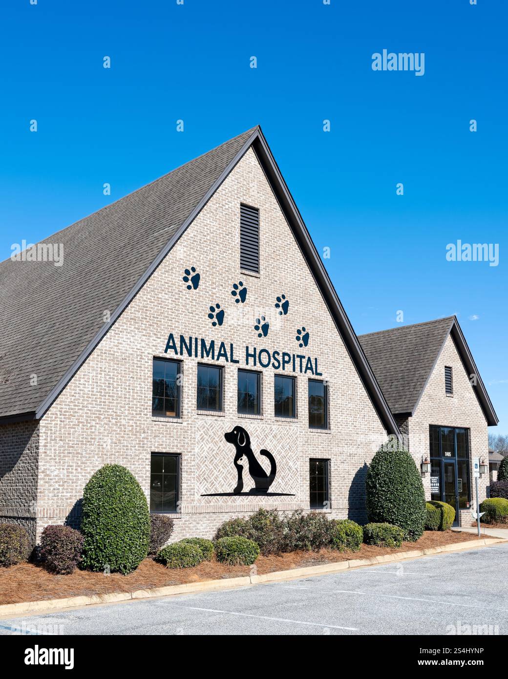 Entrée extérieure principale d'une clinique vétérinaire ou d'un hôpital pour animaux à Montgomery Alabama, États-Unis. Banque D'Images