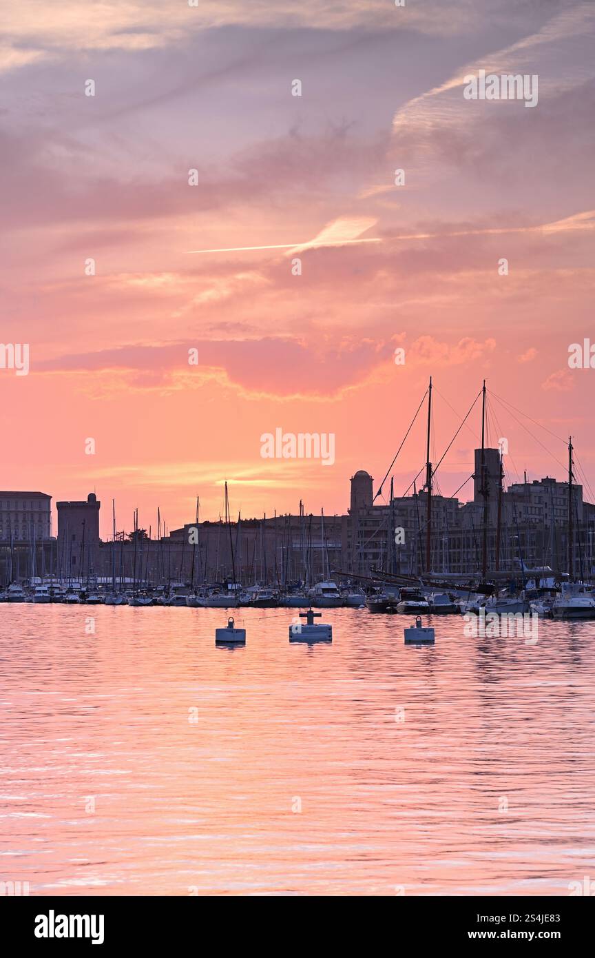 Vieux port de Marseille au crépuscule. Marseille, Provence, France Banque D'Images