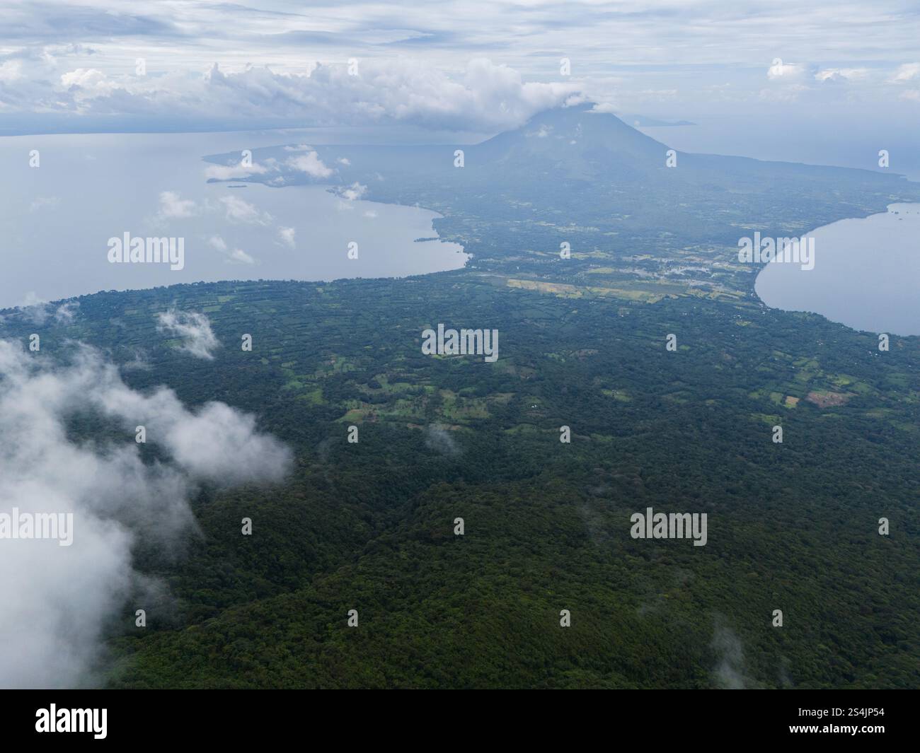 Tour au Nicaragua sur l'île d'Ometepe vue aérienne drone Banque D'Images