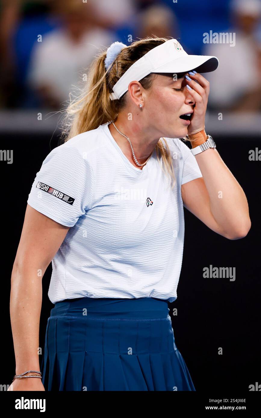Melbourne, Victoria, Australie. 12 janvier 2025. MELBOURNE, AUSTRALIE - 12 JANVIER : Donna Vekic, de Croatie, affronte Diane Parry, de France, le premier jour de l'Open d'Australie 2025 au Melbourne Park, le 12 janvier 2025 à Melbourne, en Australie. (Crédit image : © Chris Putnam/ZUMA Press Wire) USAGE ÉDITORIAL SEULEMENT! Non destiné à UN USAGE commercial ! Crédit : ZUMA Press, Inc/Alamy Live News Banque D'Images