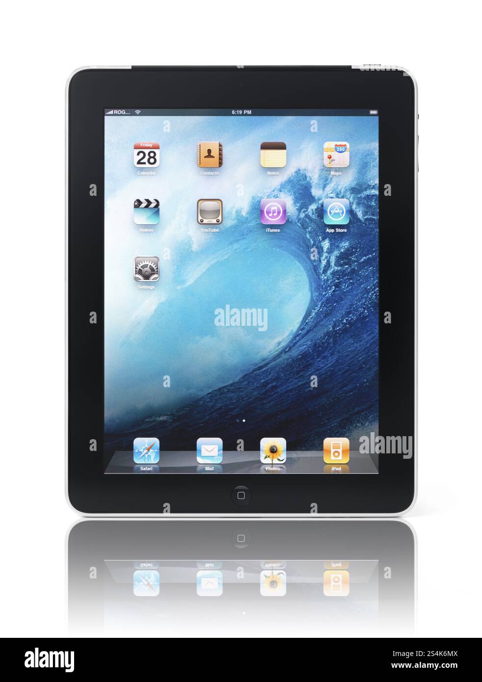 Tablette Apple iPad 3G avec des icônes du bureau sur son affichage isolé sur fond blanc avec clipping path Banque D'Images