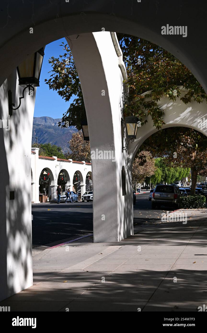 Rue commerciale à Ojai, Californie, États-Unis Banque D'Images
