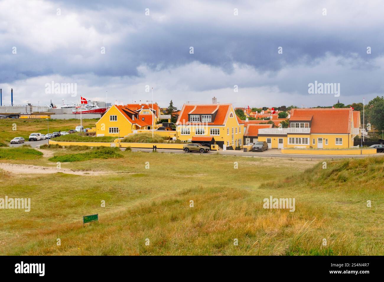 Vue sur la vieille ville depuis la bascule Light (Kippfeuer) sur la côte. Skagen, Jutland, Danemark, Scandinavie, Europe Banque D'Images