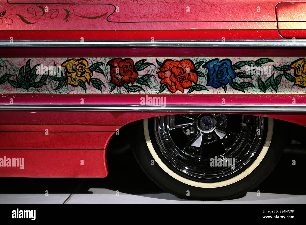 Détail d'une voiture classique au Petersen Automotive Museum sur Wilshire Boulevard, Los Angeles, Californie, États-Unis Banque D'Images